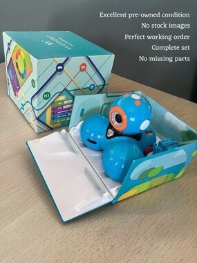 DASH Interactive Blue Robot Toy
